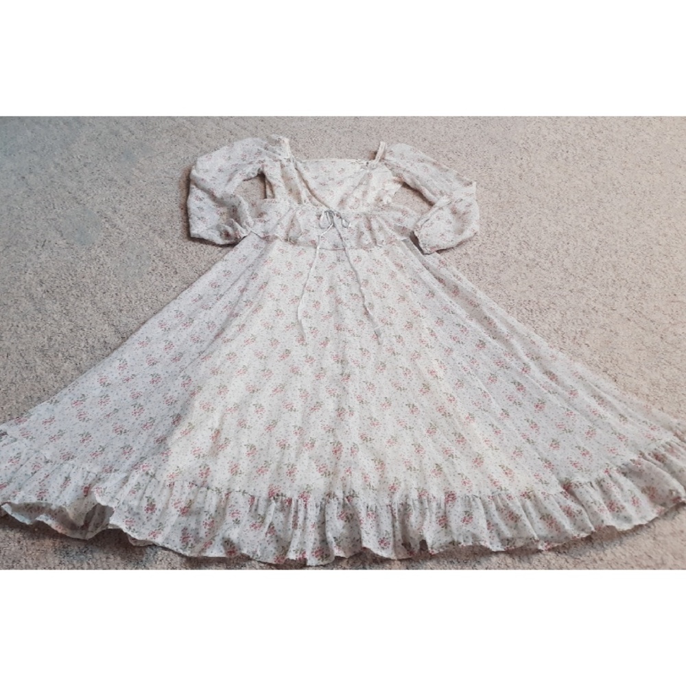 Sweet pink flowers Gunne Sax style prairie dress